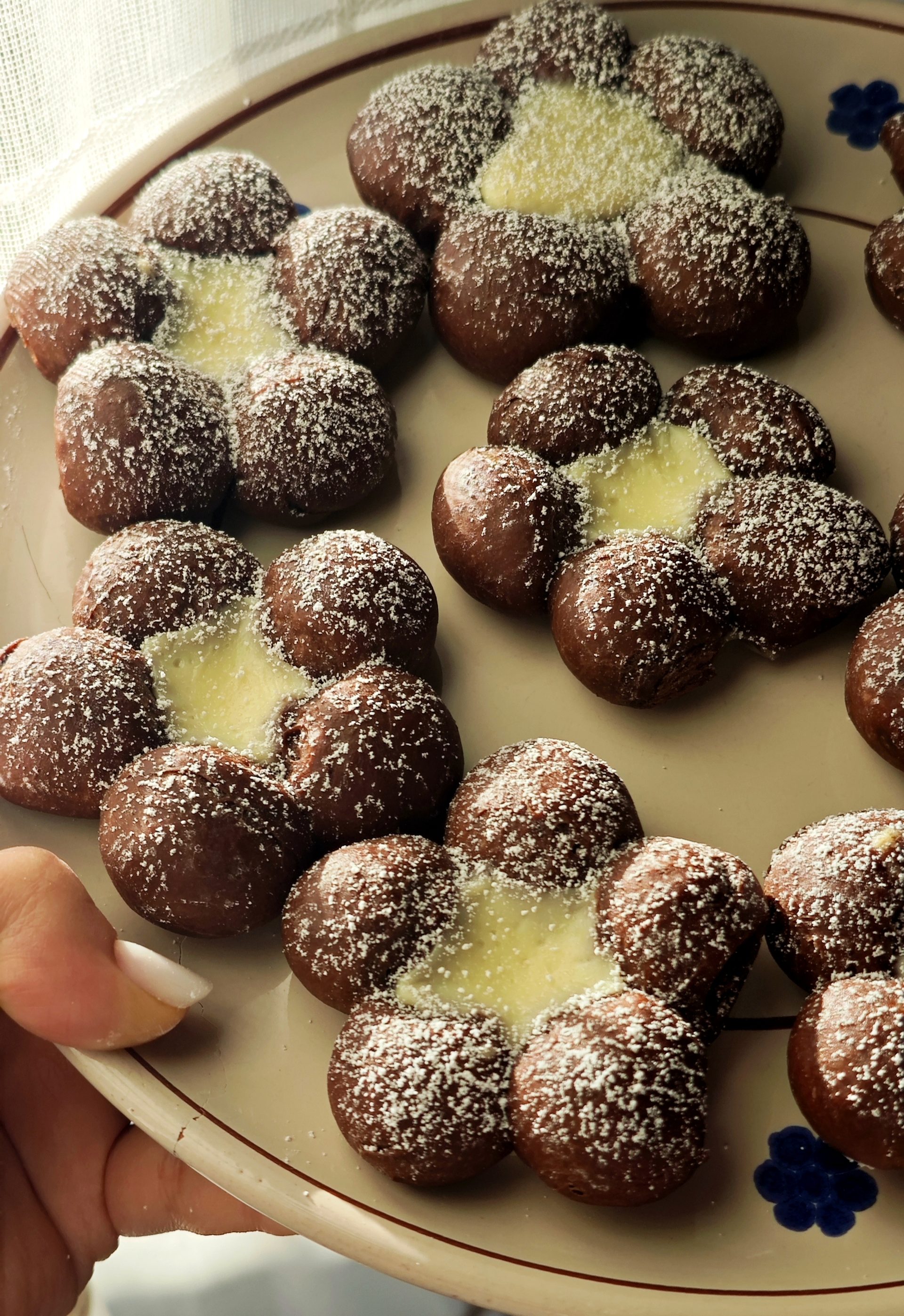 Soffici Fiori di Pan Brioche al Cioccolato — Passo 4